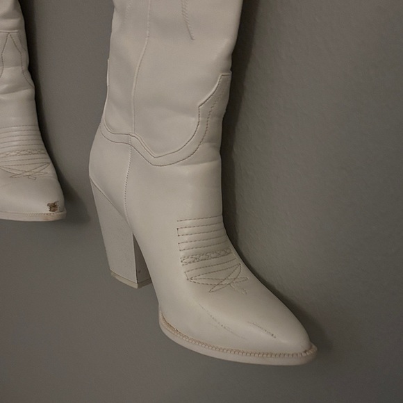 Chic White Western Knee-High Boots - Picture 4 of 16